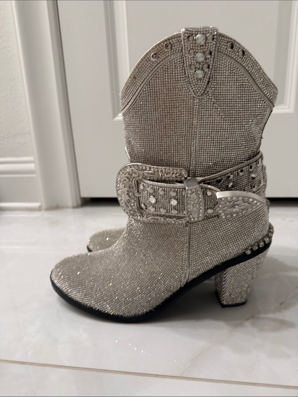Silver Glitter bling Western Heeled Boots with Decorative Buckle 12